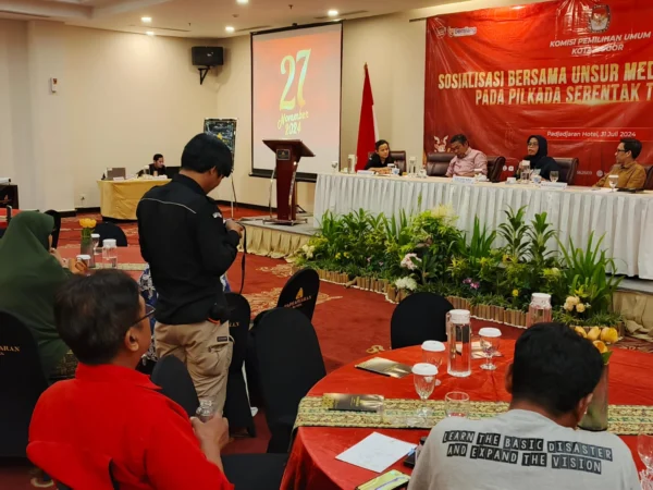 KPU Kota Bogor saat menggelar diskusi bersama insan pers se-Kota Bogor. (Yudha Prananda / Jabar Ekspres)