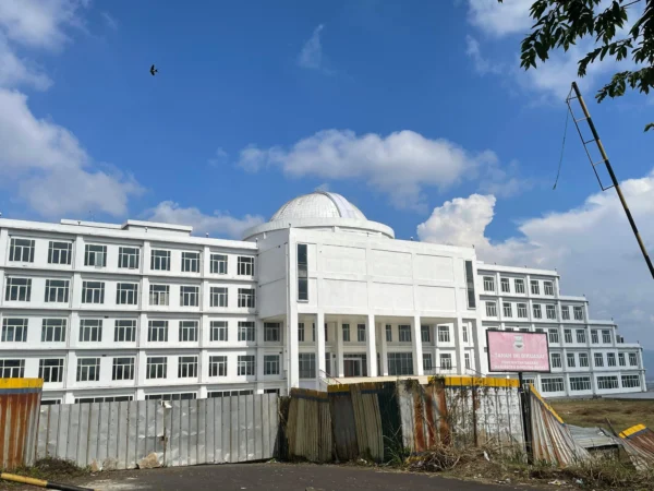 Gedung DPRD baru Kabupaten Bandung Barat (KBB). Kamis (1/8). Foto Jabar Ekspres