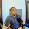 Ketua KPU Kota Cimahi, Anzhar Ishal Afryand Menyebut Jumlah Daftar Pemilih Tetap (DPT) di Cimahi Bertambah dengan Banyaknya Pemilih Pemula (Mong/Jabar Ekspres)