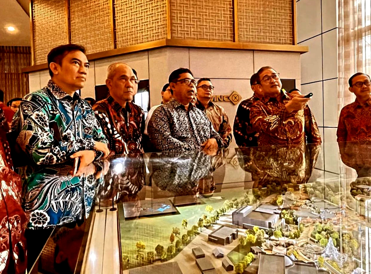 Ketua Aspenda sekaligus Plt. Direktur Utama Jamkrida Jabar Agus Subrata (tiga dari kiri) saat berdialog dengan pihak MNC Group di Jakarta.(ist)