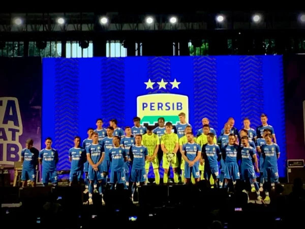 Foto illustrasi : Seluruh pemain diperkenalkan Persib guna mengarungi Liga 1 Musim Kompetisi 2024/2025 (Sadam Husen / JE)