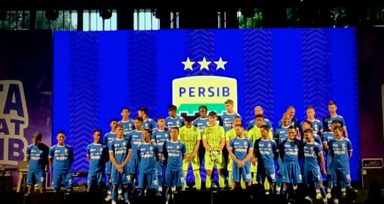 Foto illustrasi : Seluruh pemain diperkenalkan Persib guna mengarungi Liga 1 Musim Kompetisi 2024/2025 (Sadam Husen / JE)