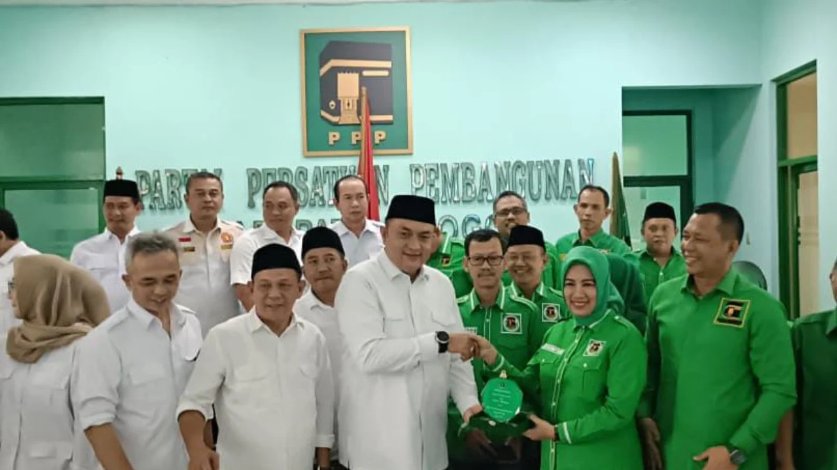 Calon Bupati Bogor Rudy Susmanto saat mengunjungi DPC PPP Kabupaten Bogor. (Sandika Fadilah/Jabar Ekspres)