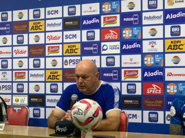 Pelatih Persib Bandung, Bojan Hodak (Sadam Husen / JE)