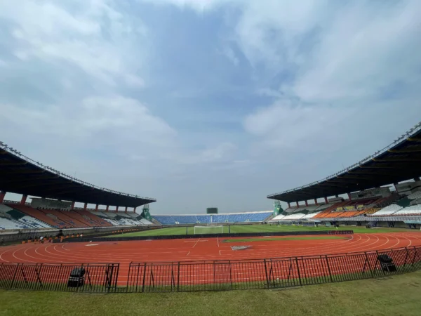 Kondisi Stadion Si Jalak Harupat Kabupaten Bandung. Foto Agi Jabar Ekspres