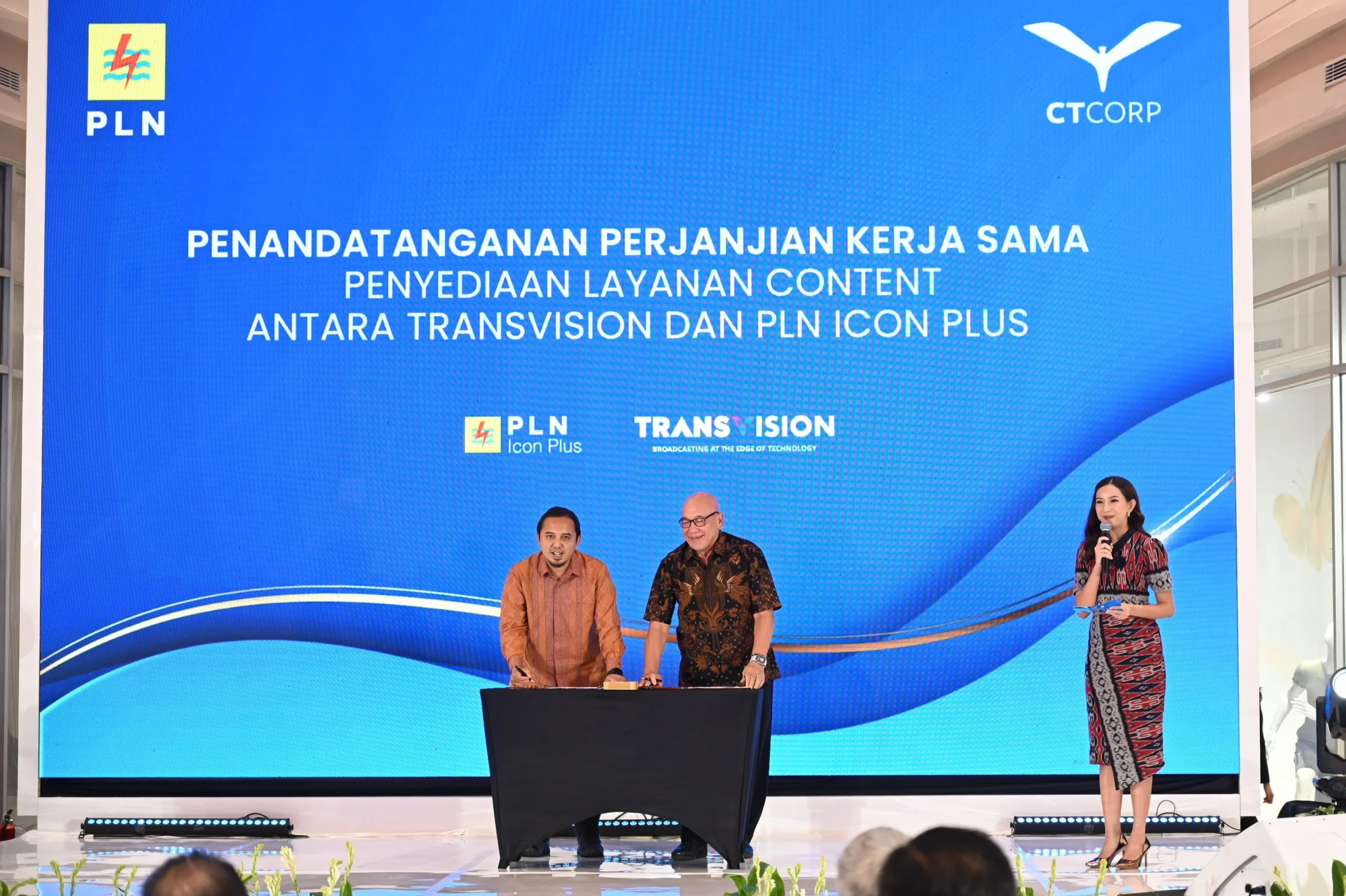 PLN Icon Plus dan Transvision Jalin Kerjasama untuk Masa Depan Hiburan Digital Indonesia