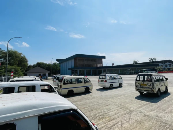 Angkutan Kota (Angkot) parkir di Terminal Tipe A Kota Banjar, Senin 12 Agustus 2024. Terminal Banjar ini memiliki fasilitas elit namun penumpangnya sulit. (Cecep Herdi/Jabar Ekspres)