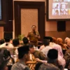 Sekda Jabar Herman Suryatman menghadiri Bimbingan Teknis Pengelolaan Dana Hibah Bantuan Pendidikan Menengah Universal (BPMU) Tahun Anggaran 2024 di Grand Sunshine Convention & Resort, Kabupaten Bandung, Senin (12/8/2024).