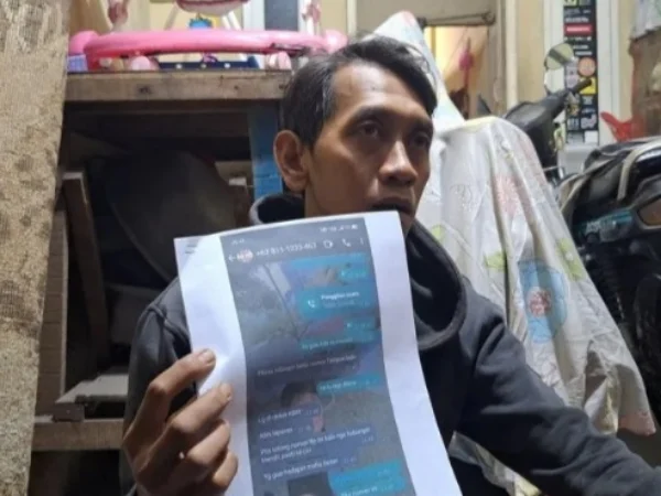 Sepupu korban penyekapan inisial SA. (foto/ANTARA)