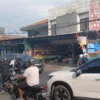 Doc. Atasi Kemacetan Padat di Simpang Cibogo-Sadarmanah, Jalan Kerkof, Cimahi Selatan, Dishub Bersama Tni-Polri Lakukan Uji Coba Rekayasa Lalu Lintas (Mong)