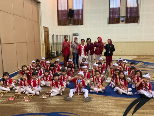 Bangga Dengan Budaya Nusantara Sejak Dini, Daycare, KB & TK Taruna Bakti Meraih Juara Satu Lomba Angklung Gema Kemerdekaan 2024