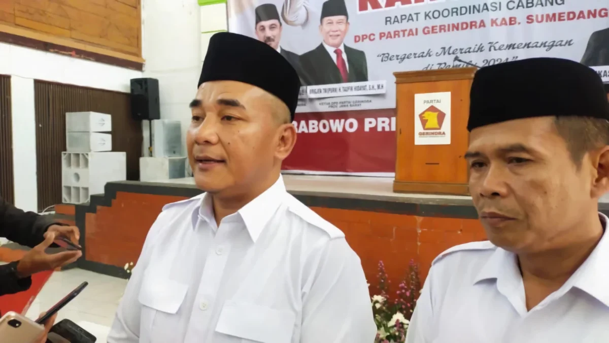 Ketua Dewan Pimpinan Cabang (DPC) Gerindra Kabupaten Sumedang, Heri Ukasah Sulaeman (kiri) saat ditemui beberapa waktu lalu. (DOK: Jabar Ekspres)