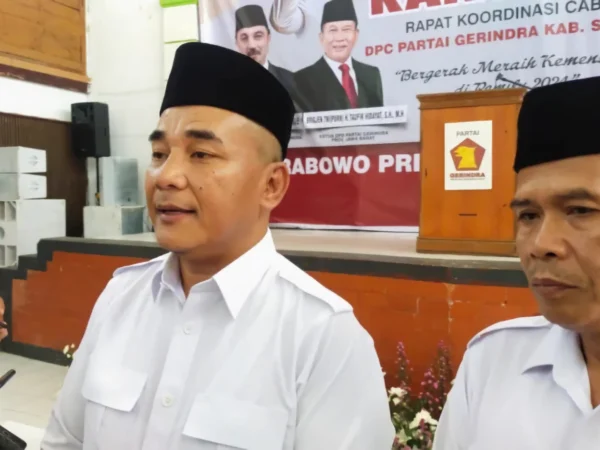 Ketua Dewan Pimpinan Cabang (DPC) Gerindra Kabupaten Sumedang, Heri Ukasah Sulaeman (kiri) saat ditemui beberapa waktu lalu. (DOK: Jabar Ekspres)