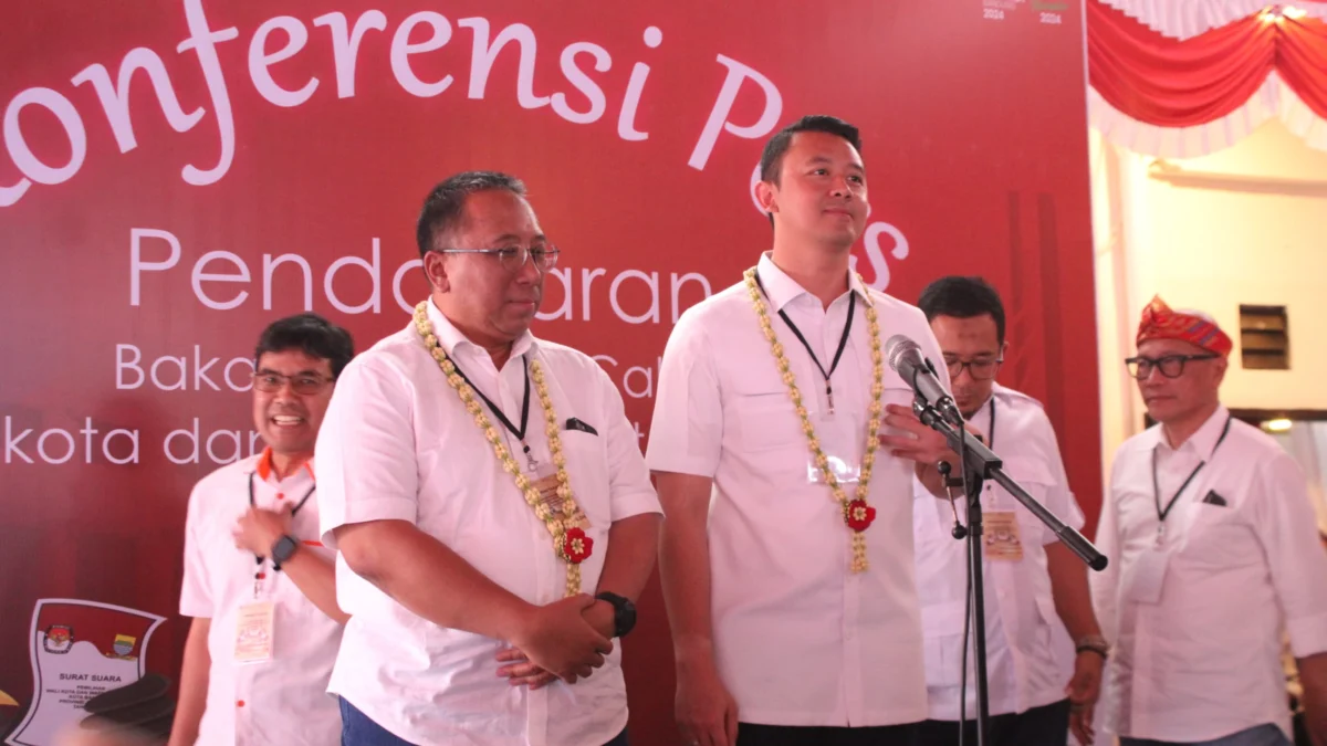 Haru Suandharu dan Dhani Wirianata jadi paslon pertama yang daftar ke KPU Kota Bandung.