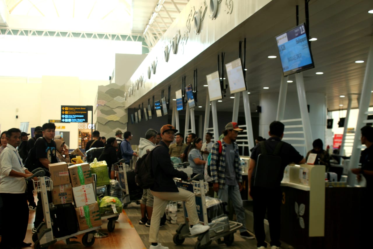 Ilustrasi aktifitas penumpang di Bandara Kertajati.