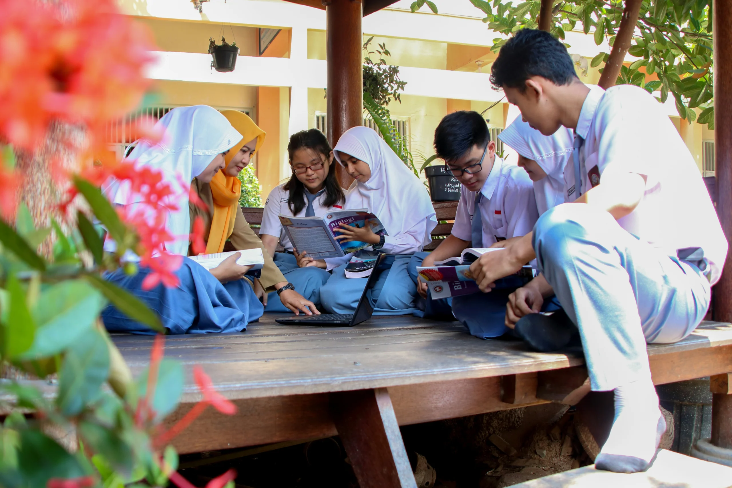 Ilustrasi: Pelajar SMA Indonesia. (foto/unsplash)