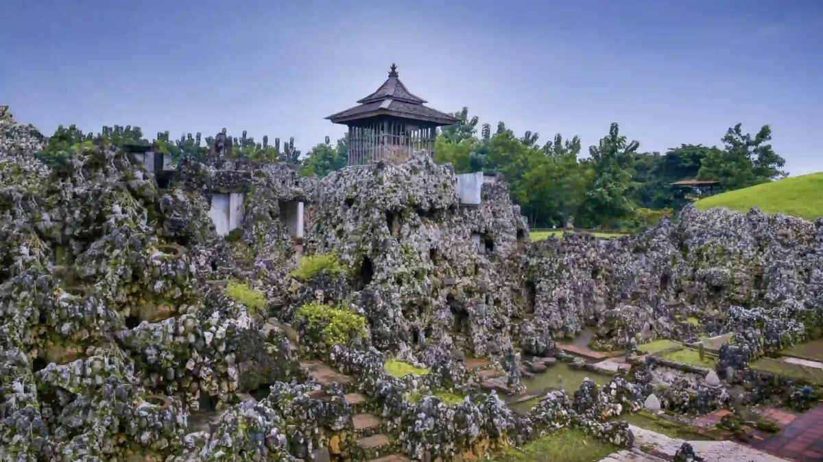 7 Destinasi Wisata di Cirebon yang Paling Populer di 2024