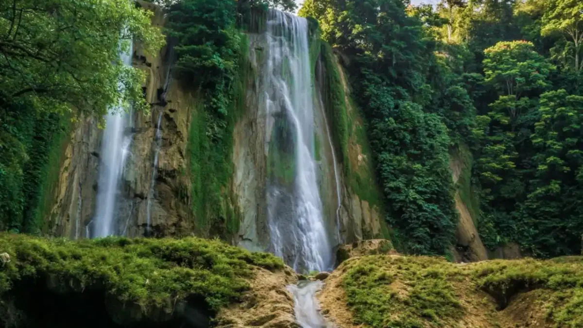 10 Objek Wisata Alam Paling Indah di Jawa Barat yang Legendaris Sampai Sekarang