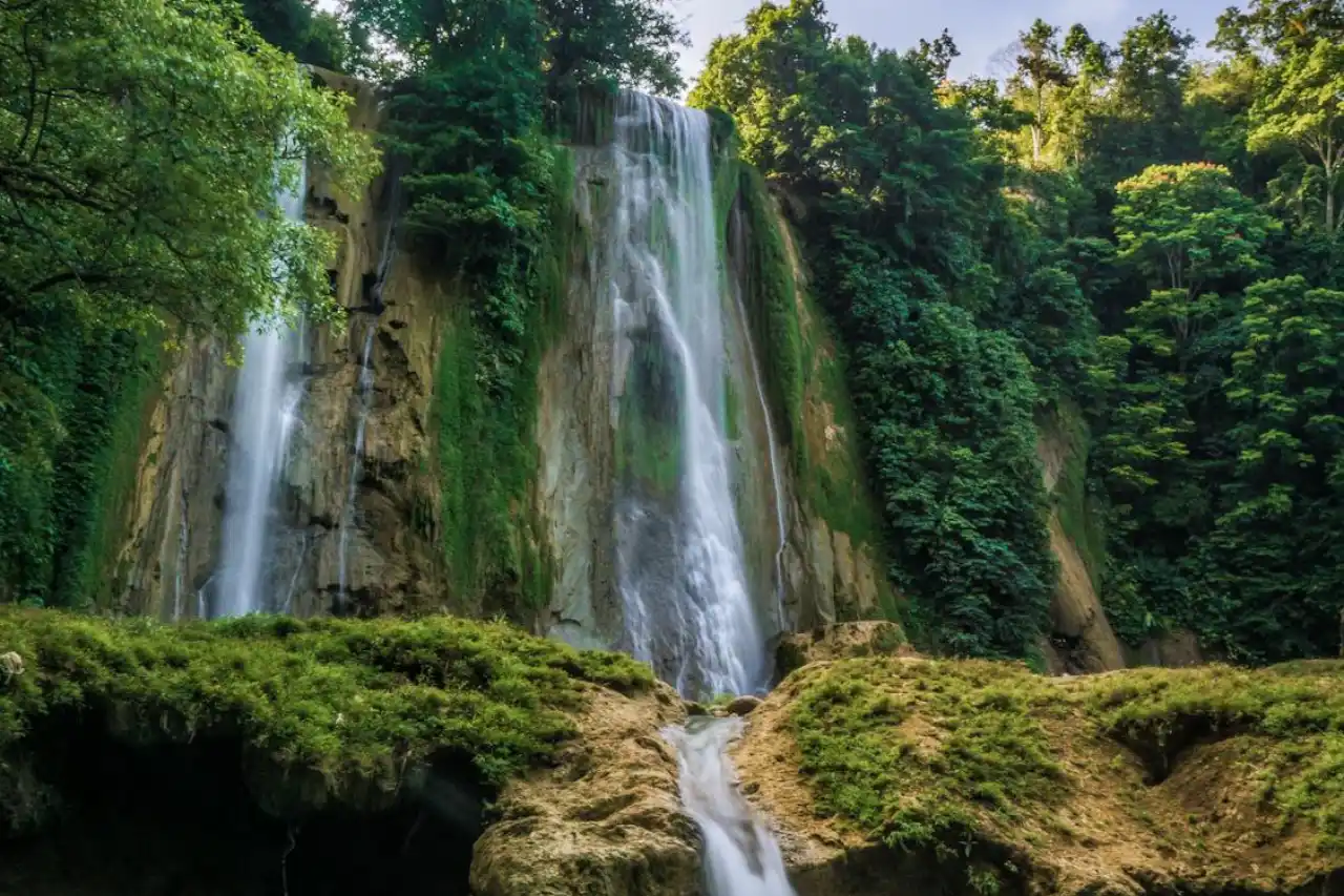 10 Objek Wisata Alam Paling Indah di Jawa Barat yang Legendaris Sampai Sekarang