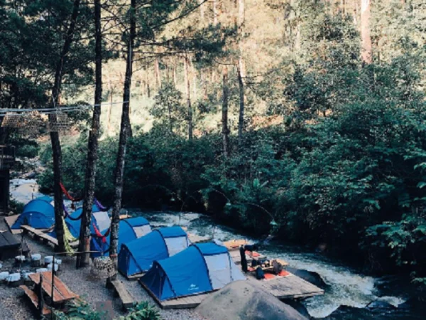 Rasakan Serunya Berkemah di Pinggir Sungai Pangalengan, Ini 3 Tempatnya yang Wajib Kamu Coba!