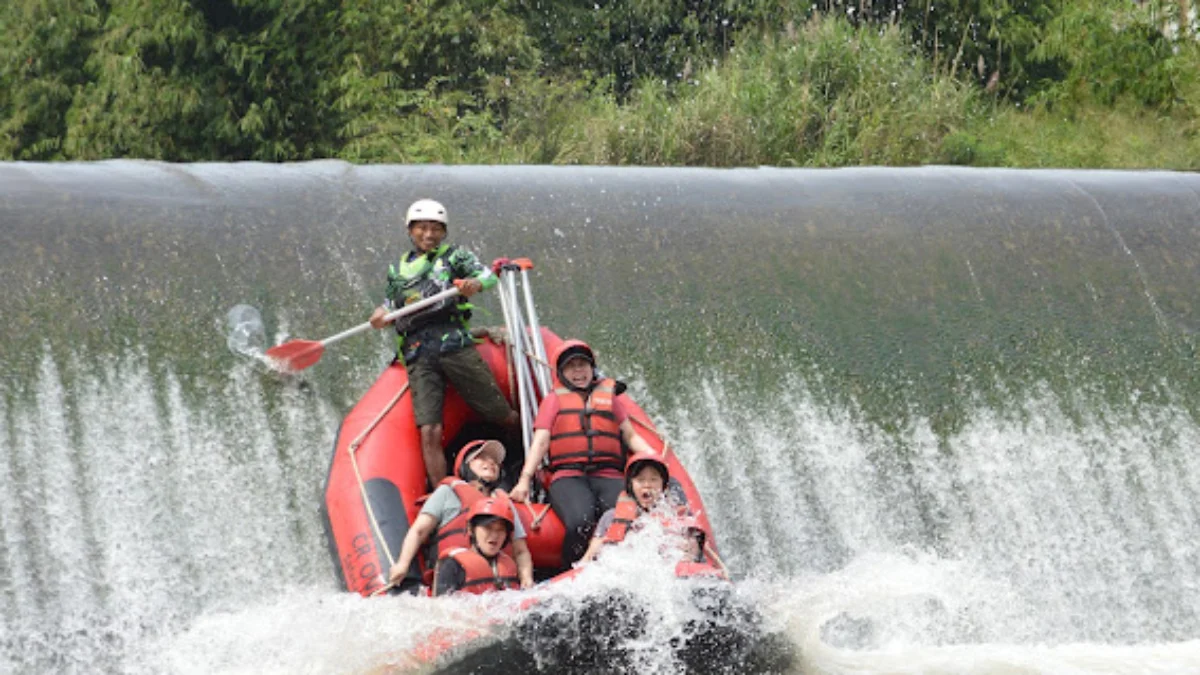 5 Destinasi Wisata Arung Jeram Terpopuler di Jawa Barat, Siap Uji Nyali!