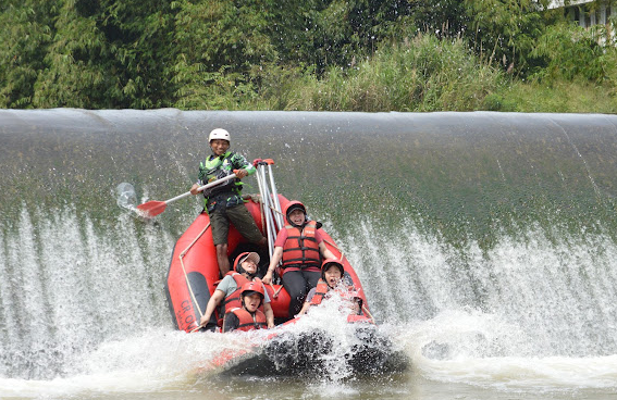 5 Destinasi Wisata Arung Jeram Terpopuler di Jawa Barat, Siap Uji Nyali!