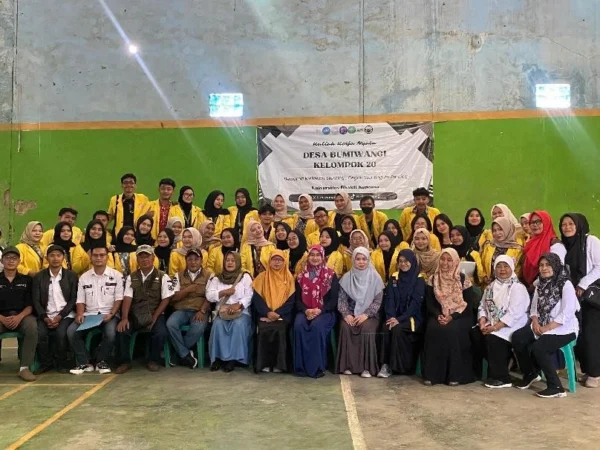 Mahasiswa KKN Kelompok 18 Universitas Bhakti Kencana Edukasi Stunting Melalui Program “New Zero Stunting” di Desa Bumiwangi Bandung