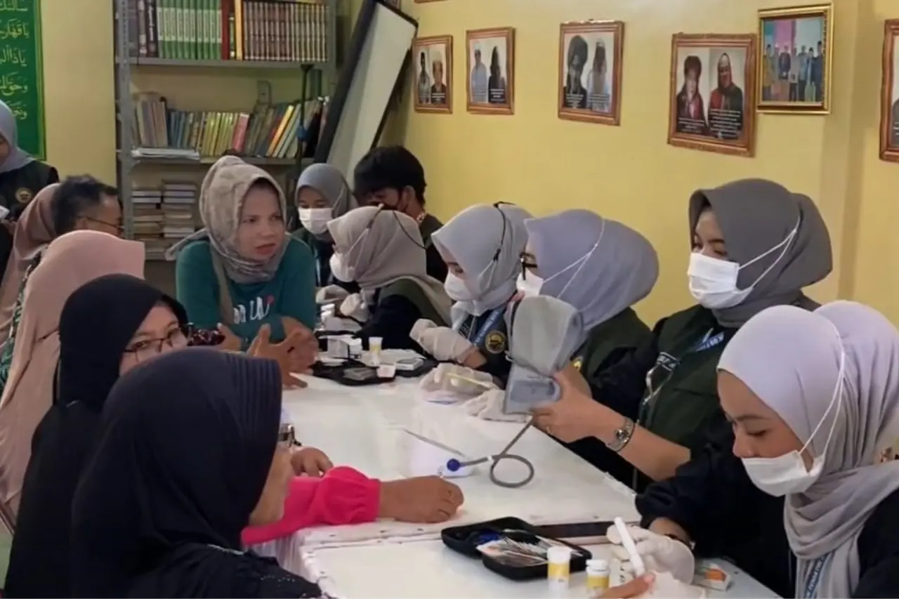 Mahasiswa KKN Universitas Bhakti Kencana Melakukan Kuliah Kerja Nyata di Desa Panenjoan Kecamatan Cicalengka Kabupaten Bandung