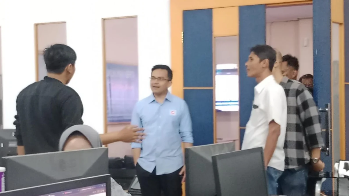 Kunjungan Calon Bupati Bandung nomer urut 1 Sahrul Gunawan ke Kantor Jabar Ekspres.