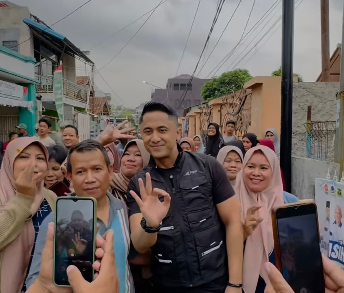 Bakal calon Bupati Bandung Barat Hengky Kurniawan saat menyapa warga Padalarang. Dok Jabar Ekspres