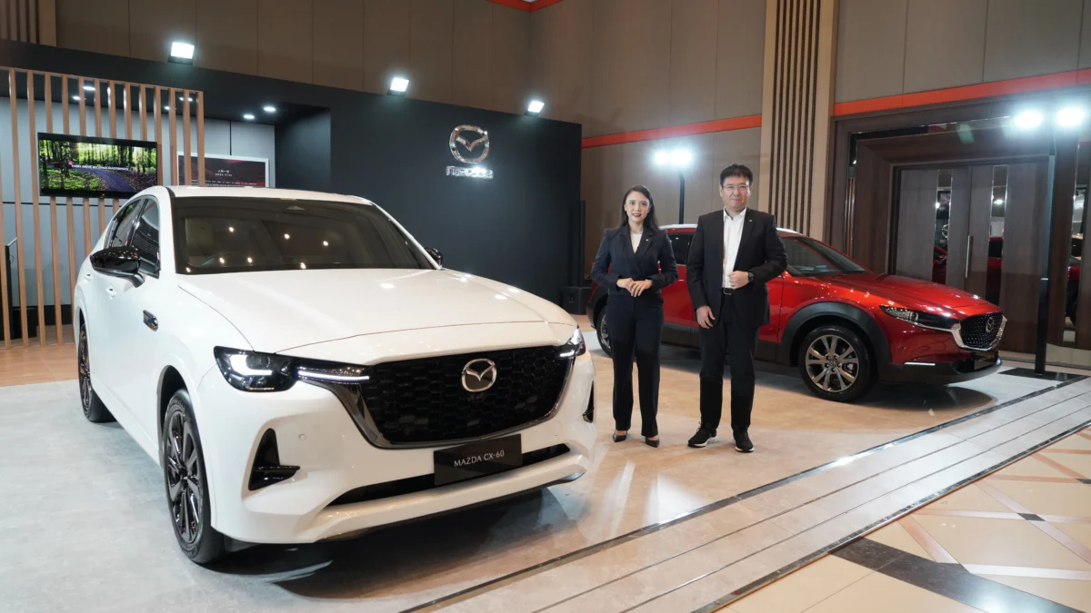 Booth Mazda di GIIAS Bandung 2024 Tampilkan Dua Model Unggulan dengan Desain Elegan dan Performa Unggul