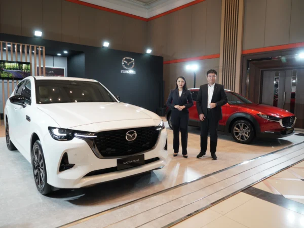 Booth Mazda di GIIAS Bandung 2024 Tampilkan Dua Model Unggulan dengan Desain Elegan dan Performa Unggul