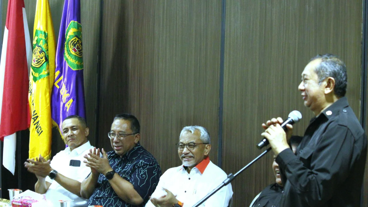 Bacalon Gubernur Jabar Ahmad Syaikhu (dua daei kanan) dan Bacalon Wali Kota Bandung Haru Suandharu (dua dari kiri) saat silaturahmi ke Sekretariar AMS, Selasa (3/9)