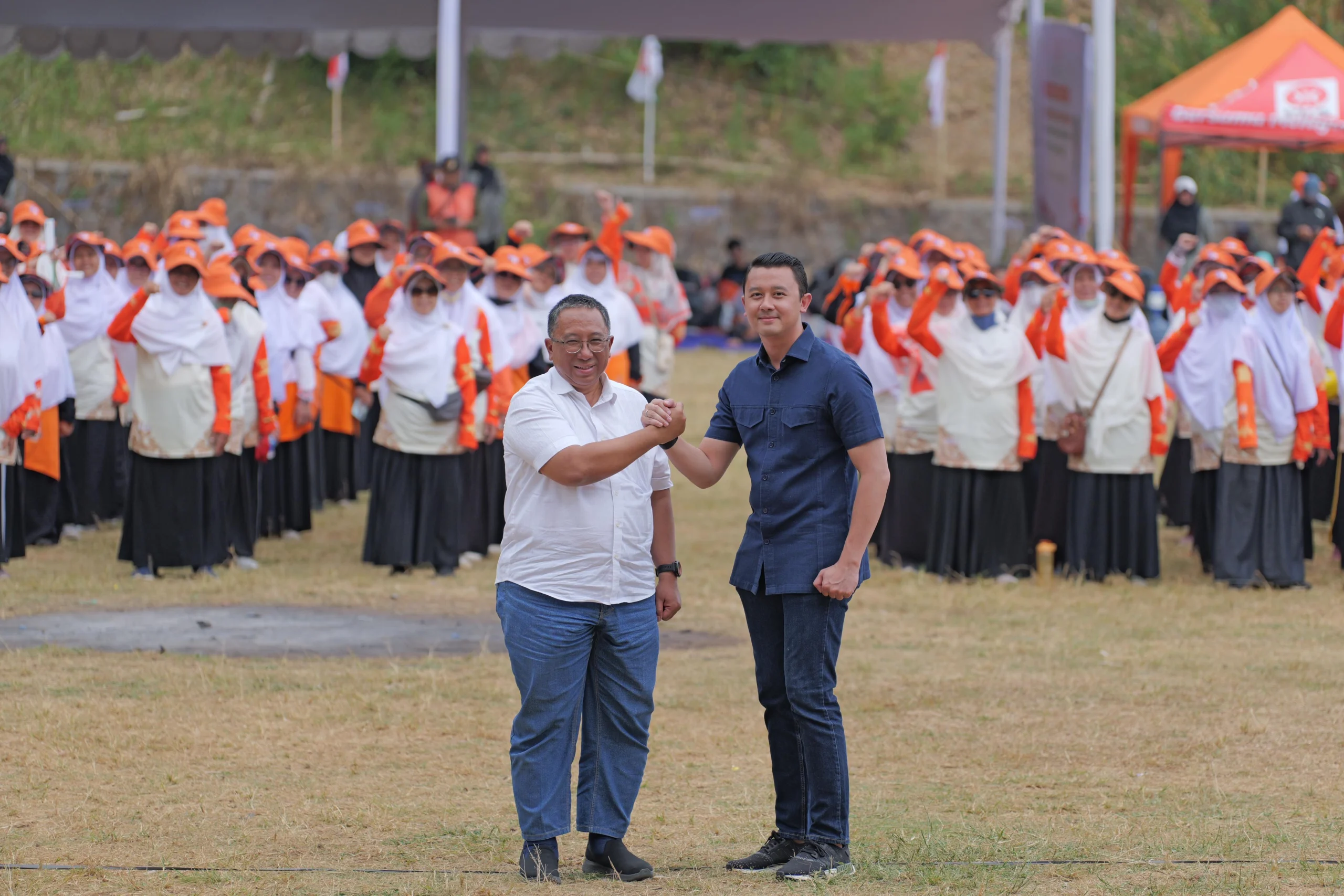 Ketua DPD PKS Kota Bandung, Ahmad Rahmat Purnama saat menggelar kegiatan Kembara (Kemah Bakti Nusantara) dan Latansa (Pelatihan Perempuan Siaga) di Kiarapayung, Jatinangor, Sumedang.