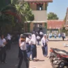 Suasana jam istirahat para siswa SMPN 1 Rancaekek, Kabupaten Bandung. (Yanuar/Jabar Ekspres)