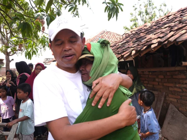 Tangis Kamsori Saat Mimpinya Terbeli, Tak Punya Tanah-Rumah Memaksanya Tidur di Kandang Kambing