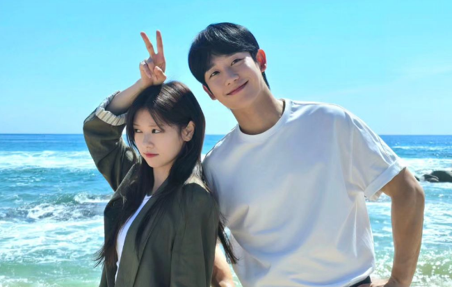 Jung So Min dan Jung Hae In di Drakor Love Next Door/ Instagram @holyhaein