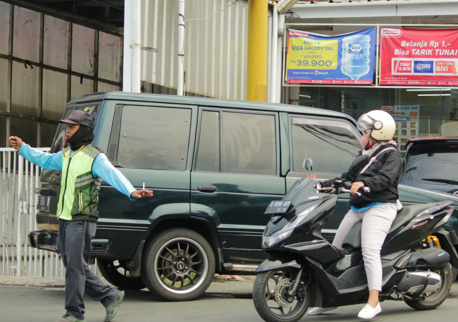 Pendapatan yang dihasilkan dari restribusi Parkir Kota Bandung sejauh ini realisasinya tidak pernah tercapai.