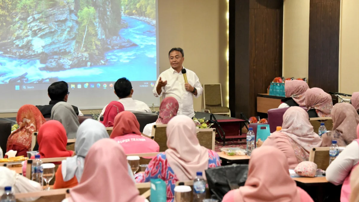 Sekda Jabar Herman Suryatman menghadiri acara West Java Women Empowerment (WJWE) CAANG dengan tema "Peningkatan Pemberdayaan Ekonomi Perempuan Melalui Sekolah Perempuan Jawa Barat dengan Strategi Kolaborasi Multipihak" di Fave Hotel Braga, Kota Bandung, Rabu (11/9/2024).(Foto: Biro Adpim Jabar)