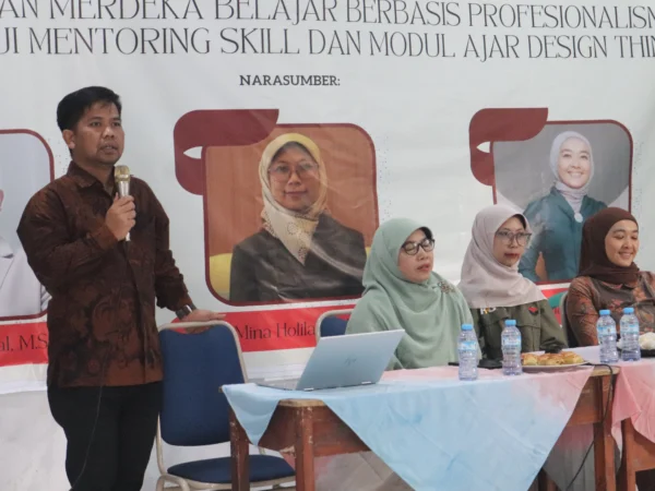 PkM Penguatan Program Pendidikan Profesi Guru oleh Tim Dosen Program Studi Pendidikan Ilmu Pengetahuan Sosial UPI