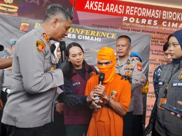 Doc. Pelaku Kekerasan Seksual pada Penyandang Disabilitas saat di Ringkus Jajaran Polres Cimahi (mong)