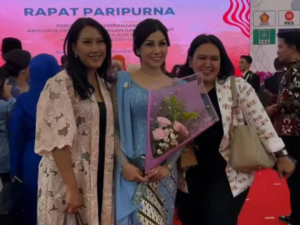 Ist. Nisya Ahmad usai dilantik jadi anggota DPRD Jaba Periode 2024-2029. Foto istimewa