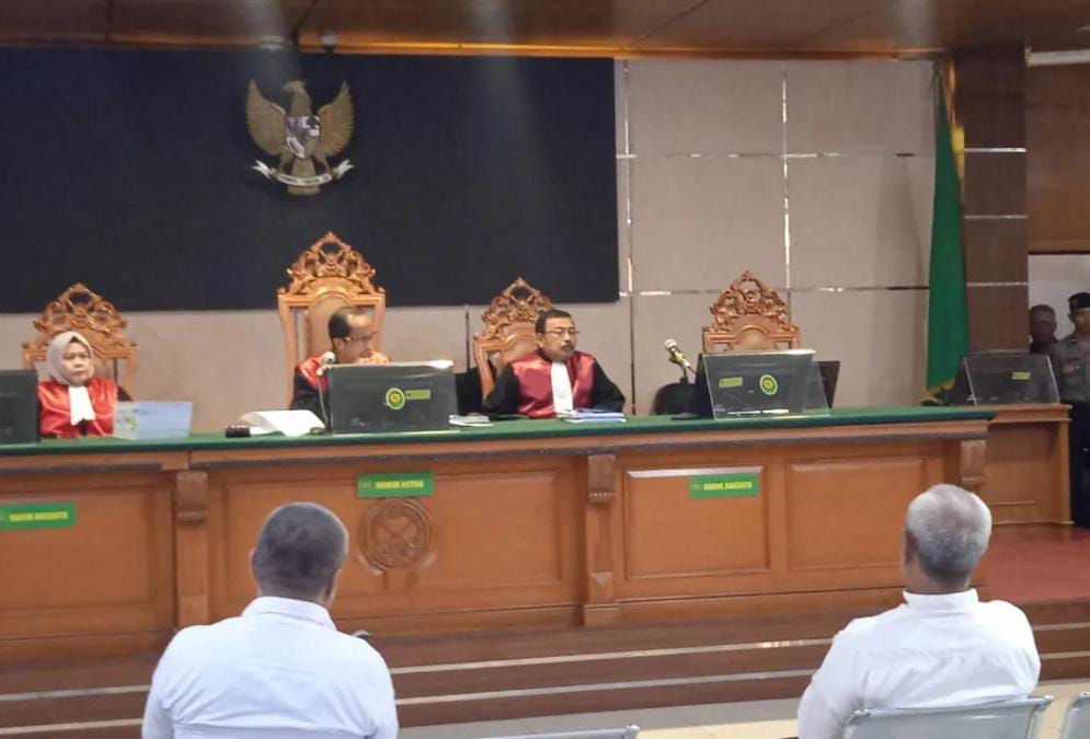 Dalam agenda sidang lanjutan kasus sengketa lahan di Dago Elos, majelis hakim sepakat untuk menolak eksepsi dari terdakwa Duo Muller. (Nizar/Jabarekspres)