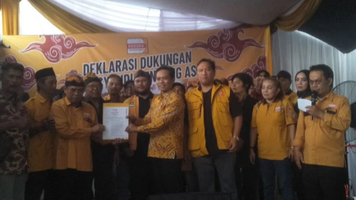 DPC Hanura KBB saat memberikan rekomendasi dukungan kepada pasangan Edun di Rajamandala, Bandung Barat. Senin (9/9). Dok DPC Hanura KBB