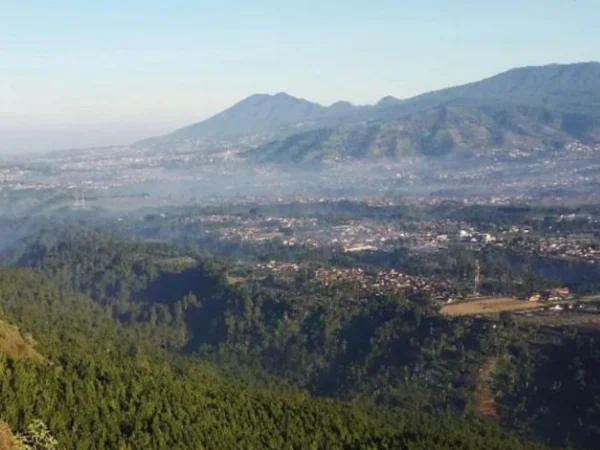 Ilustrasi bukit bintang berada di dekat bentangan Sesar Lembang, Kabupaten Bandung Barat. Dok Jabar Ekspres