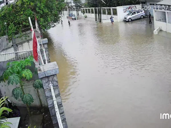 Kondisi banjir yang melanda wilayah Cidawolong, Majalaya, Rabu (11/9). Foto CCTV Majalaya Awas