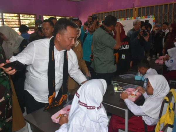 Uji Coba Makan Siang Bergizi Diluncurkan Pemkab Sumedang