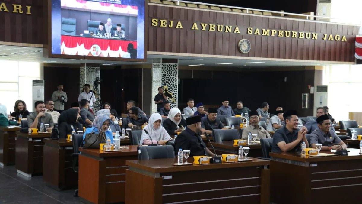 Jajaran Anggota DPRD Kota Bogor saat mengikuti rapat paripurna internal, Rabu (11/9). (Yudha Prananda / Jabar Ekspres)