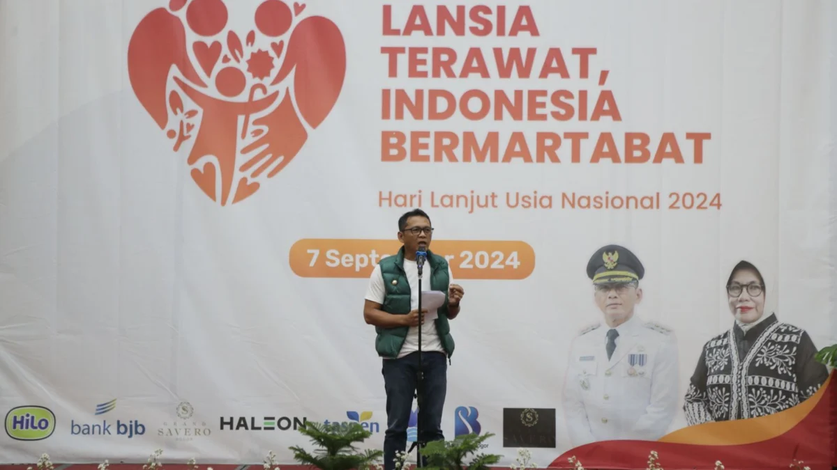 Pj Wali Kota Bogor, Hery Antasari saat membuka kegiatan Hati Lanjut Usia Nasional 2024. (Foto: Diskominfo Kota Bogor)