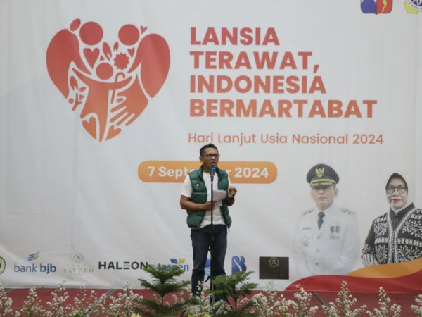 Pj Wali Kota Bogor, Hery Antasari saat membuka kegiatan Hati Lanjut Usia Nasional 2024. (Foto: Diskominfo Kota Bogor)